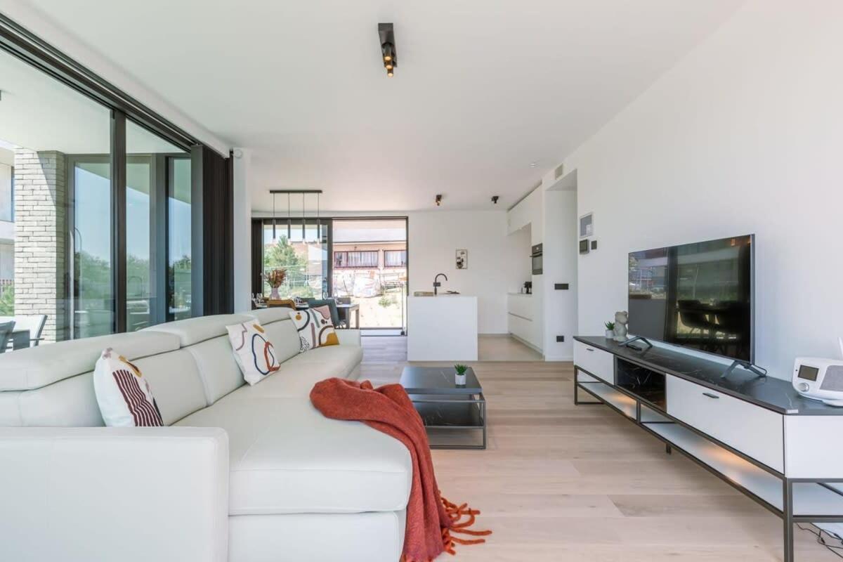 New, Luxurious And Modern Apartment With Private Parking コクセッド エクステリア 写真