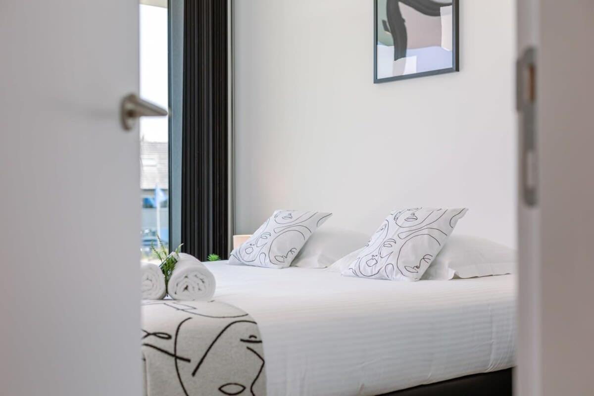 New, Luxurious And Modern Apartment With Private Parking コクセッド エクステリア 写真