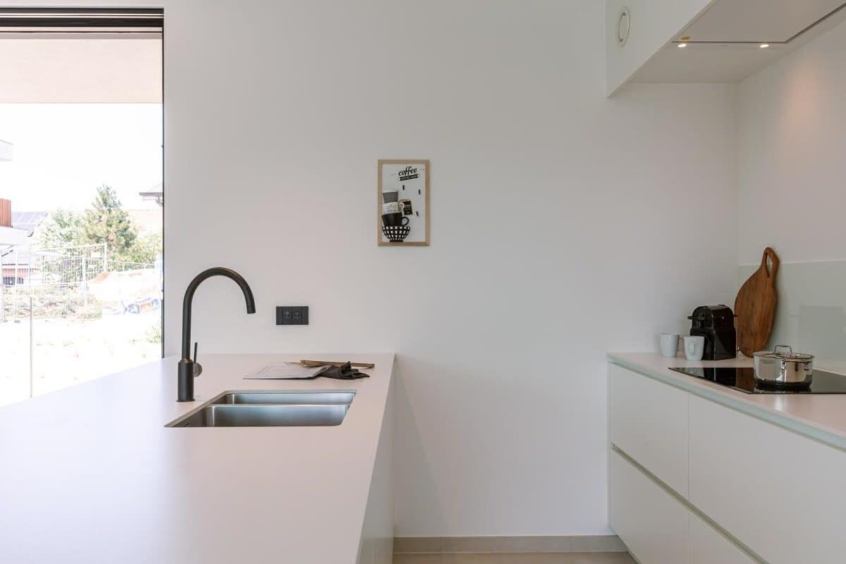 New, Luxurious And Modern Apartment With Private Parking コクセッド エクステリア 写真