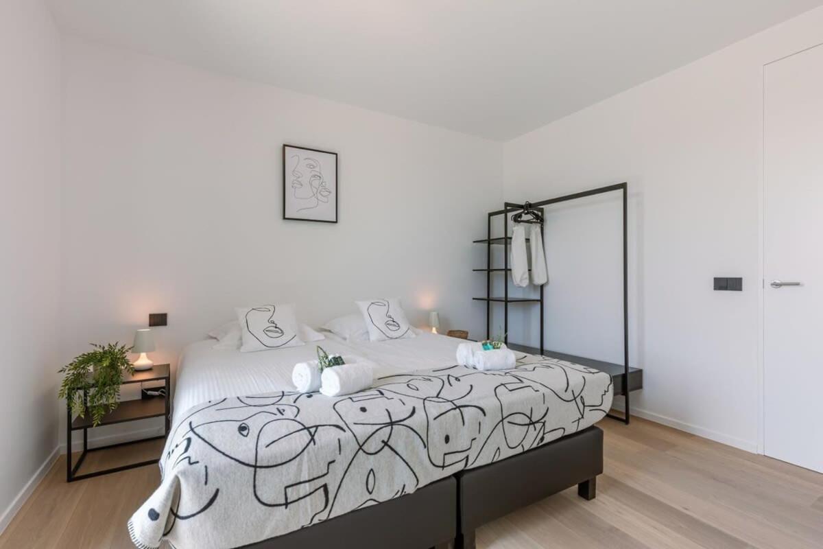 New, Luxurious And Modern Apartment With Private Parking コクセッド エクステリア 写真