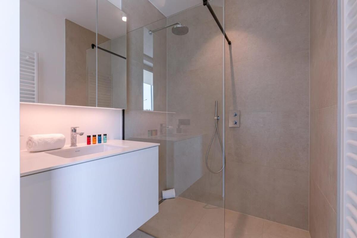 New, Luxurious And Modern Apartment With Private Parking コクセッド エクステリア 写真
