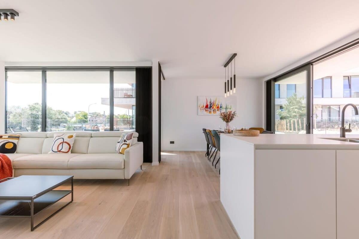New, Luxurious And Modern Apartment With Private Parking コクセッド エクステリア 写真