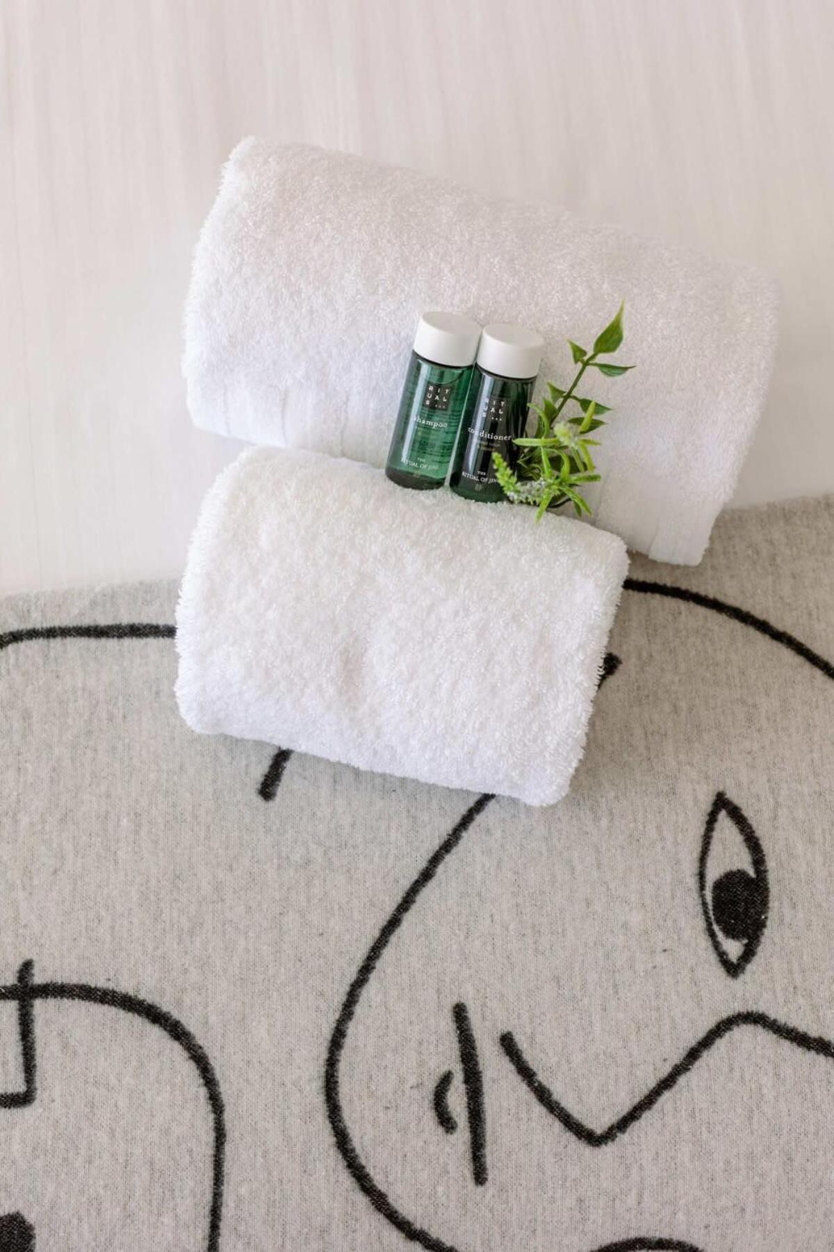 New, Luxurious And Modern Apartment With Private Parking コクセッド エクステリア 写真